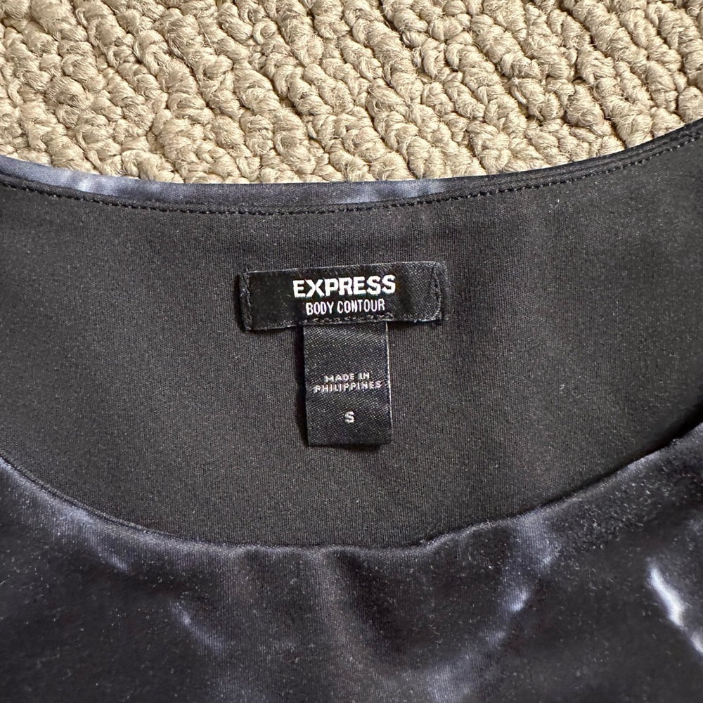 Express Workout Top - Picture 3 of 3